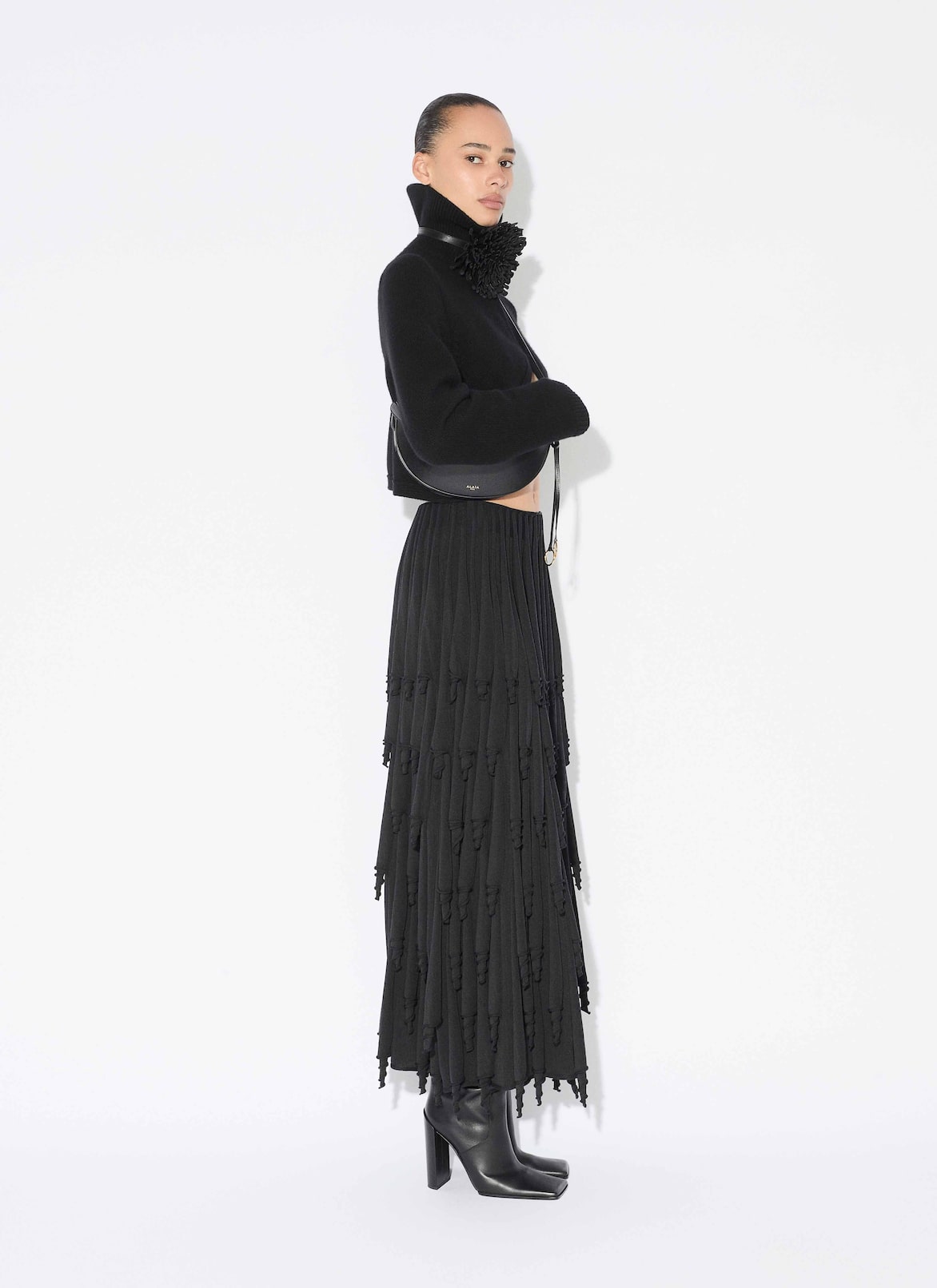 CASHMERE KNIT CUT-OUT JUMPER ALAÏA BLACK CASHMERE KNIT CUT-OUT JUMPER